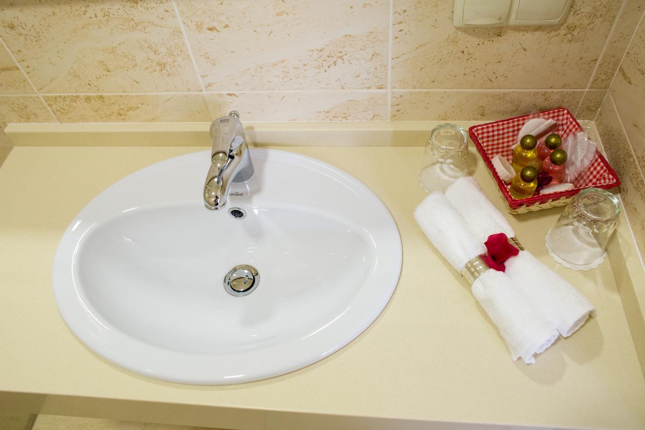 Boutique Hotel Deluxe Kamianets-Podilskyi Luaran gambar