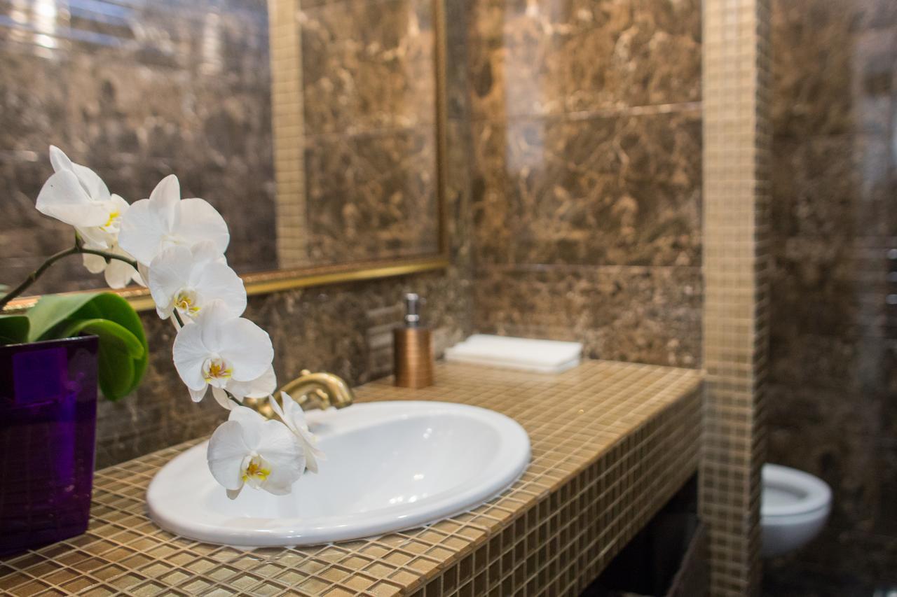 Boutique Hotel Deluxe Kamianets-Podilskyi Luaran gambar