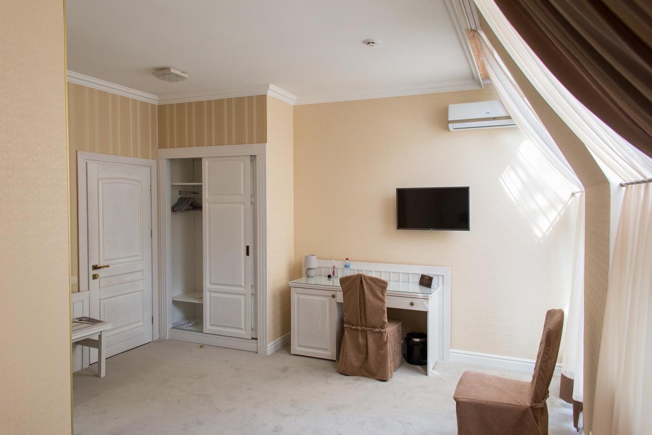 Boutique Hotel Deluxe Kamianets-Podilskyi Luaran gambar